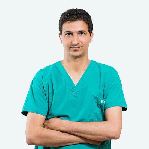 Dott. Samer Abusaa, chirurgo specializzato nella tecnica PBS per la cura dell'alluce valgo.